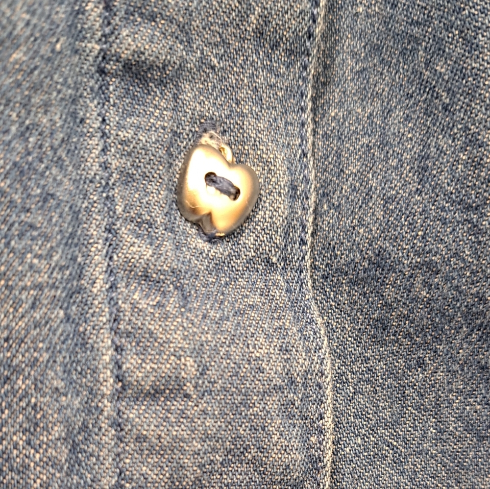 Vintage Denim Shirt with Embroidered Apple Accents 🍎 - Picture 8 of 9